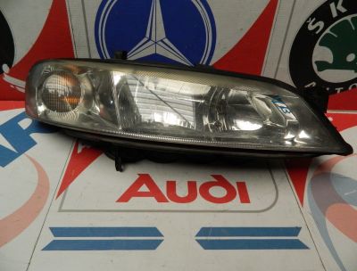 Far dreapta Opel Vectra B facelift 2001