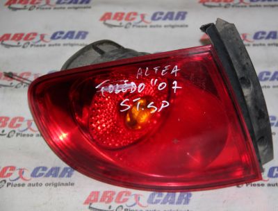 Stop stanga caroserie Seat Altea 2004-2015 5P0945095E