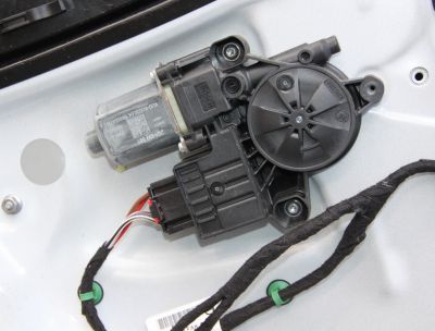 Motoras macara usa stanga fata Seat Arona (KJ) 2017-prezent 2Q1959881