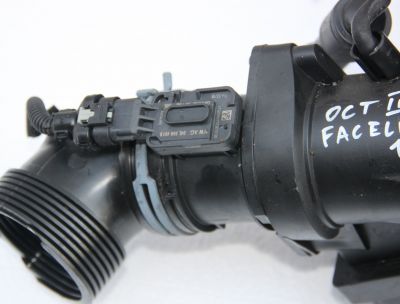 Debitmetru aer Skoda Octavia 3 (5E3) 1.6 TDI 2013-2019 04L906461B