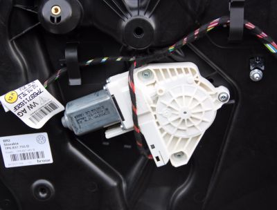 Motoras macara usa stanga fata VW Touareg (7P) 2010-2018 8K0959801B