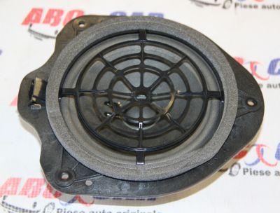 Boxa usa fata Audi A4 B9 8W 2015-prezent 8W6035411