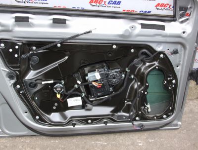 Senzor impact usa stanga fata VW Passat B7 2010-2014 3AA959354