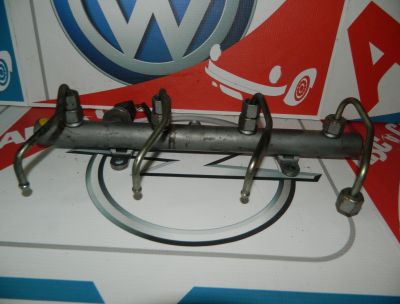 Rampa injectoare Audi A8 D3 4E 2003-2009  057130089