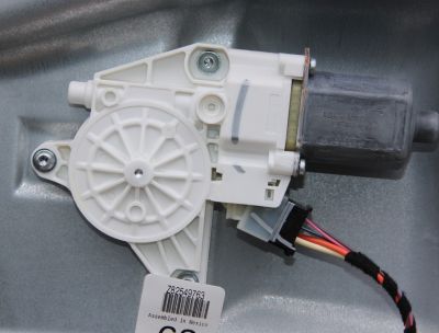 Motoras macara usa dreapta fata Mercedes R-Class W251 2006-2017