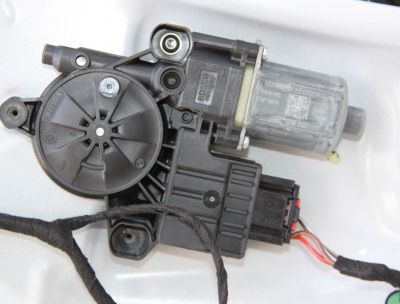 Motoras macara usa dreapta fata Seat Arona (KJ) 2017-prezent 2Q1959882