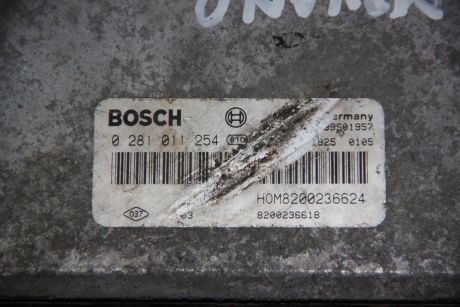 Calculator motor Opel Movano A 2003 2.5 DTI 8200236618
