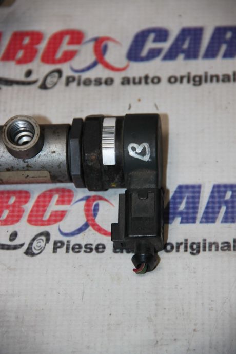 Rampa injectoare cu senzor Audi Q7 4L 2005-2015 4.2 TDI 057130090