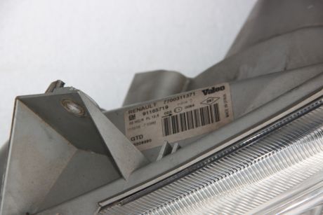 Far stanga Opel Vivaro A 2001-2014 7700311371, 91165719