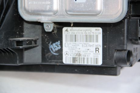 Far dreapta xenon Mercedes R-Class W251 facelift 2011-2017 A2518206861