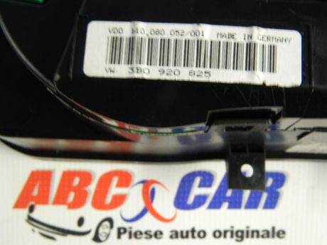 Ceas bord VW Passat B5 1999-2005 1.8 T 3B0920825