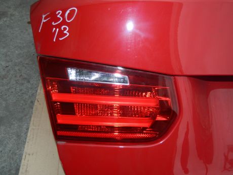 Stop stanga capota BMW Seria 3 F30