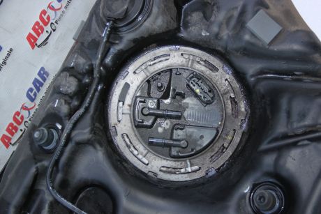 Pompa combustibil Mercedes C-Class W205 2014-2021 A2054701694