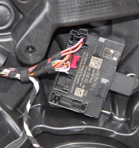 Modul usa stanga fata VW Touareg (7P) 2010-2018 4H0959792S