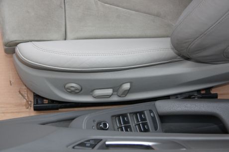 Interior piele + alcantara (culoare gri), electric fara memorie Audi A4 B8 8K 2008-2015 Avant