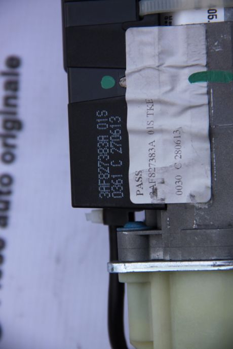 Motorase soft close VW Passat B7 2010-2014 variant 3AF827384A