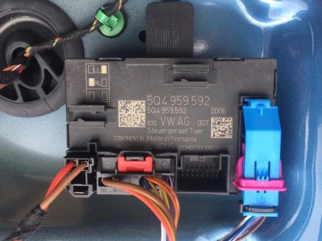 Modul usa dreapta fata Skoda Octavia 3 (5E3) 2013-2019 5Q4959592