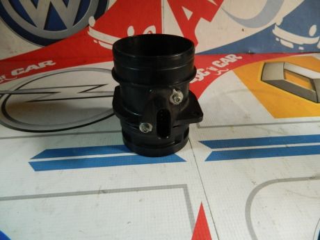 Debitmetru aer VW Passat B7 2.0 TDI 06J906461B