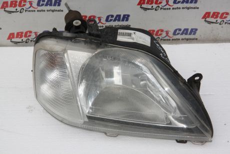 Far dreapta Dacia Logan 1 2004-2008 8200211006