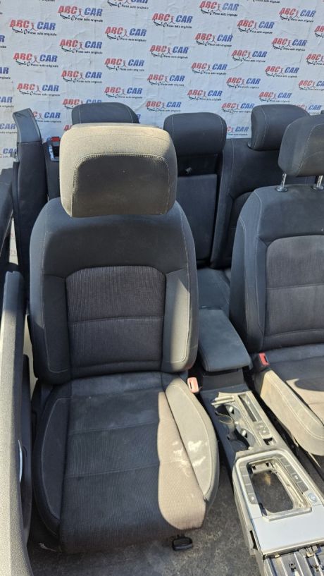 Interior textil cu mici defecte VW Passat B8 variant 2015-2023