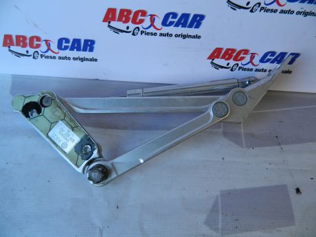 Balama dreapta capota fata VW Phaeton 1 2004-2011 3D5827302J