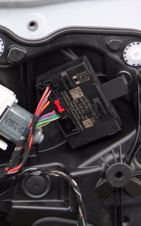 Modul usa stanga spate VW Touareg (7P) 2010-2018 4H0959795P