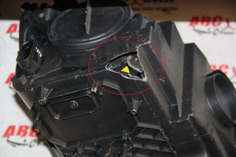 Far stanga (cu defect) Skoda Yeti 5L 2009-2013