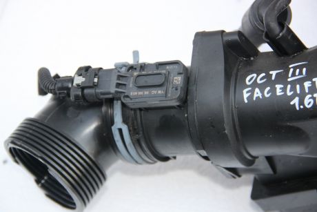 Debitmetru aer Skoda Octavia 3 (5E3) 1.6 TDI 2013-2019 04L906461B