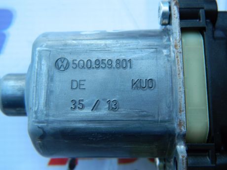 Motoras macara usa stanga spate Audi A3 8V 2012-2020 5Q0959801