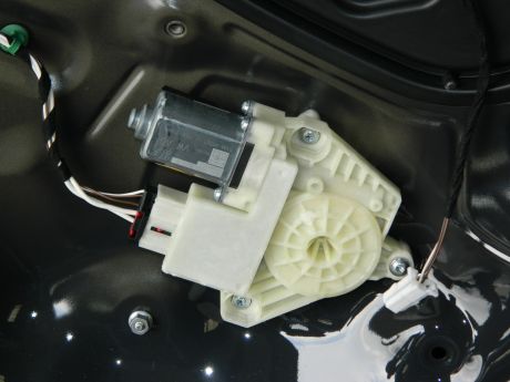 Motoras macara usa dreapta spate VW Passat B8 limuzina 2015-2023 Cod: 5Q4969811E
