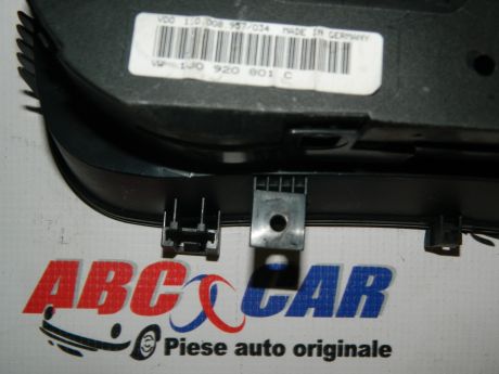Ceasuri de bord VW Bora (1J) 1999-2005 1.6 B 1J0920801C