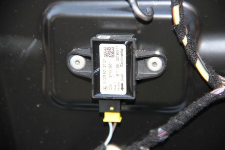 Senzor impact stanga spate Mercedes R-Class W251 2006-2017 A0038212751