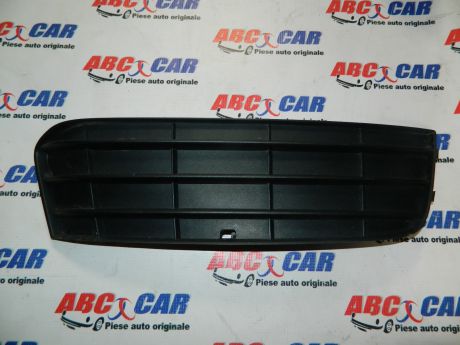 Grilaj dreapta bara fata Audi A4 B8 8K 2008-2015 8K0807682