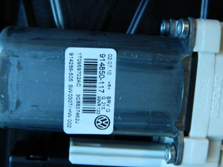 Motoras macara usa dreapta fata VW Passat CC 2008-2012 Cod: 1T0959702AC