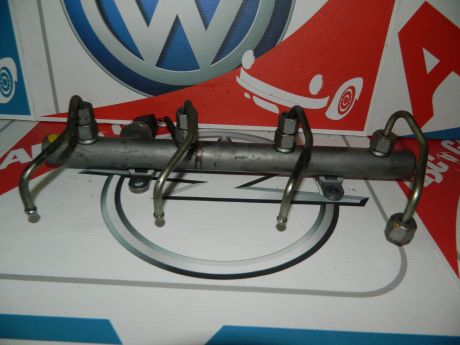 Rampa injectoare Audi A8 D3 4E 2003-2009  057130089