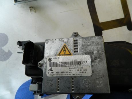 Far dreapta cu xenon Skoda Octavia 1 (1U2) 1996-2010 1U1941032