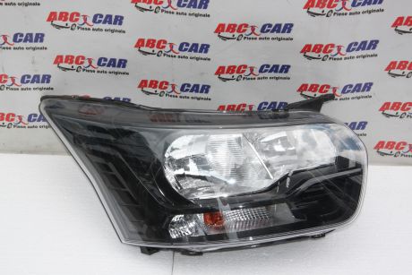 Far dreapta Ford Transit model 2019 BK31-13W029-B