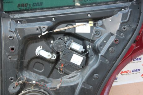 Motoras macara usa dreapta spate VW Touareg (7L) 2003-2010 7L0959704