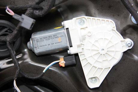 Motoras macara usa dreapta spate Audi Q5 FY 2017-2024 80A959811