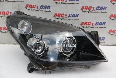 Far dreapta xenon Opel Astra H 2005-2009